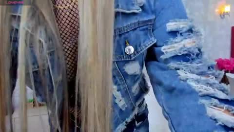 Snapshot of mia_noir2701 chatting on March 27, 11:54 am Mia online show from March 27, 11:54 am