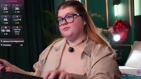 Sweet Mia online show from February 10, 5:39 pm