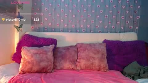 Snapshot of mia_petitebaby chatting on March 22, 3:10 am Ma online show from March 22, 3:10 am