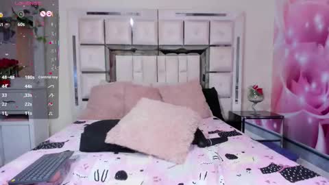 Snapshot of mia_peyton1 chatting on September 9, 9:25 pm mia_peyton1 online show from September 9, 9:25 pm