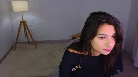 Snapshot of mia_purr chatting on December 17, 2:56 pm Mia online show from December 17, 2:56 pm