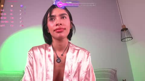 Mia Reeves online show from May 7, 6:46 pm
