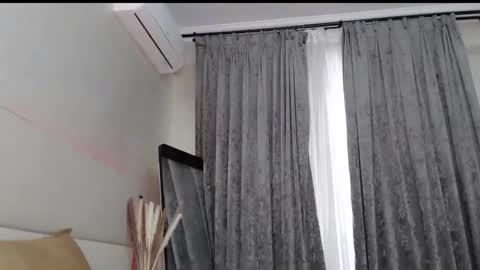 Mia Rie online show from April 1, 3:29 am