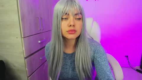 Mia online show from November 5, 2:55 am