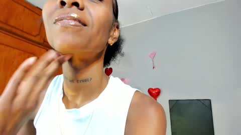 Snapshot of mia_rissi chatting on February 24, 8:47 pm Mia online show from February 24, 8:47 pm