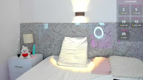 Snapshot of mia_rom chatting on January 12, 12:44 pm Mia online show from January 12, 12:44 pm