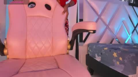 mia_royal online show from December 4, 9:12 pm