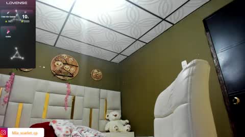 Snapshot of mia_scarlet69 chatting on April 6, 12:17 pm MIA HOT online show from April 6, 12:17 pm