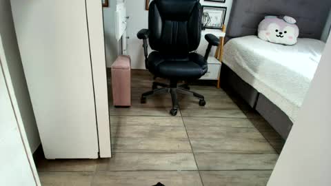 Snapshot of mia_sepulveda chatting on June 12, 3:22 pm Mia Sepulveda online show from June 12, 3:22 pm
