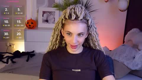 Snapshot of mia_silk chatting on November 1, 6:37 am Mia online show from November 1, 6:37 am