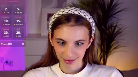 Snapshot of mia_silk chatting on November 14, 6:23 am Mia online show from November 14, 6:23 am