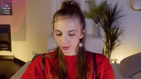 Snapshot of mia_silk chatting on November 20, 6:24 am Mia online show from November 20, 6:24 am