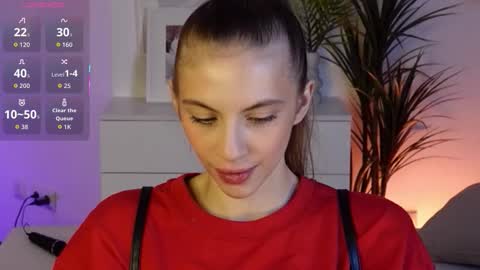 Snapshot of mia_silk chatting on November 24, 6:13 am Mia online show from November 24, 6:13 am