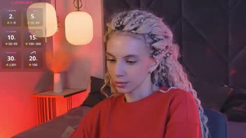 Snapshot of mia_silk chatting on December 15, 7:23 am Mia online show from December 15, 7:23 am