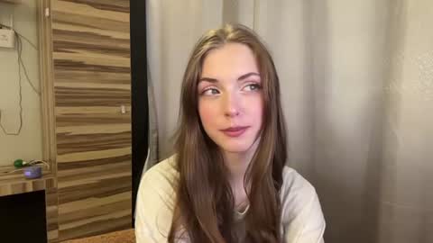 Mia online show from July 17, 6:31 am