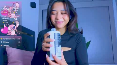 Snapshot of mia_sirenia chatting on October 5, 5:00 pm Mia online show from October 5, 5:00 pm