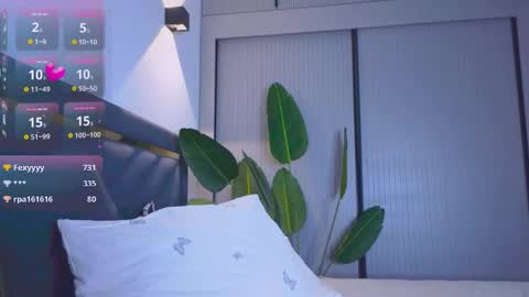 Snapshot of mia_sirenia chatting on October 29, 5:47 pm Mia online show from October 29, 5:47 pm