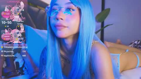 Mia online show from November 30, 3:16 pm