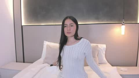 Snapshot of mia_slora chatting on April 1, 11:55 am M I A online show from April 1, 11:55 am