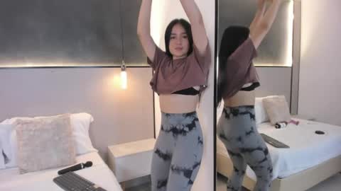 M I A online show from May 19, 12:11 pm
