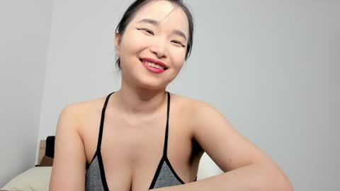 Snapshot of mia_soyun chatting on June 18, 3:05 pm Your Soyun online show from June 18, 3:05 pm