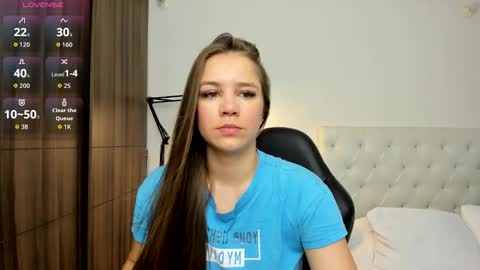 Snapshot of mia_speencer chatting on November 19, 12:05 pm Mia online show from November 19, 12:05 pm