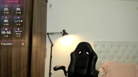 Snapshot of mia_speencer chatting on February 2, 12:15 pm Mia online show from February 2, 12:15 pm