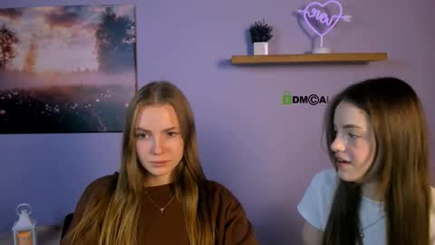 Snapshot of mia_starrr_ chatting on November 11, 9:53 am mia_starrr_ online show from November 11, 9:53 am