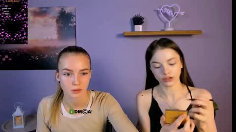 Snapshot of mia_starrr_ chatting on November 12, 9:53 am mia_starrr_ online show from November 12, 9:53 am