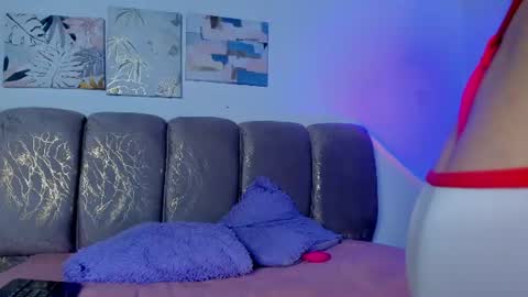mia_sweetie1 online show from July 17, 7:08 pm