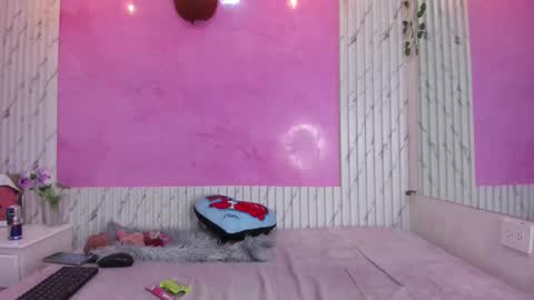 Mia online show from March 28, 10:53 pm