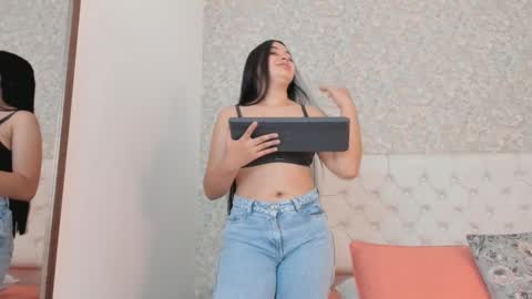 Snapshot of mia_thompson44 chatting on September 24, 11:46 am Mia online show from September 24, 11:46 am