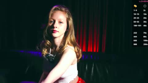 Mia online show from October 3, 3:31 pm