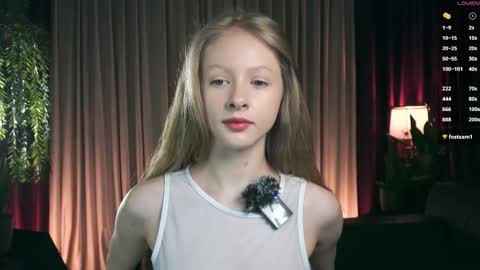 Mia online show from December 16, 1:49 pm