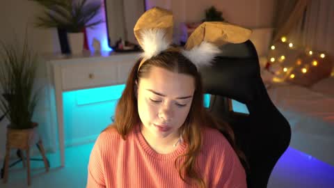 Snapshot of mia_vixen_ chatting on February 8, 3:30 am VixenMia online show from February 8, 3:30 am