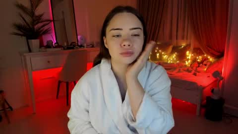 Snapshot of mia_vixen_ chatting on February 17, 3:36 am VixenMia online show from February 17, 3:36 am