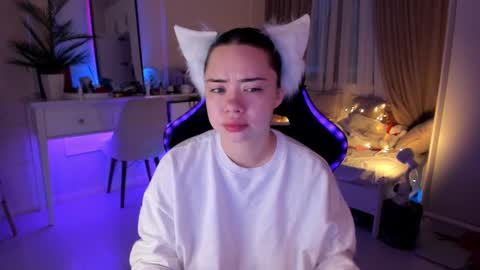 Snapshot of mia_vixen_ chatting on February 22, 3:45 am VixenMia online show from February 22, 3:45 am