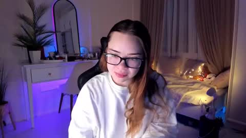 Snapshot of mia_vixen_ chatting on February 25, 3:42 am VixenMia online show from February 25, 3:42 am