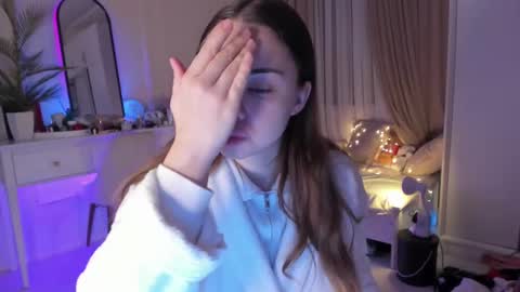 Snapshot of mia_vixen_ chatting on February 28, 3:15 am VixenMia online show from February 28, 3:15 am