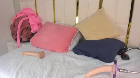 Snapshot of mia_vy chatting on March 27, 3:34 am mia_vy online show from March 27, 3:34 am