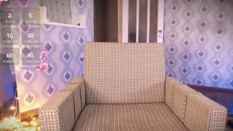 mia_wallase online show from December 18, 4:42 am