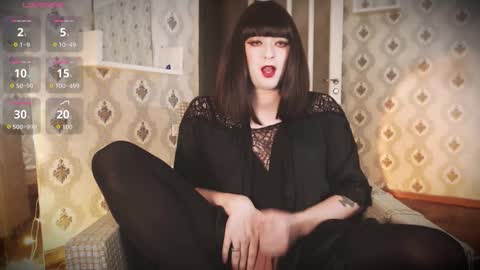 Snapshot of mia_wallase chatting on December 3, 9:07 am mia_wallase online show from December 3, 9:07 am