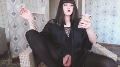 mia_wallase online show from May 12, 2:58 pm
