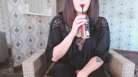 mia_wallase online show from May 15, 4:19 am