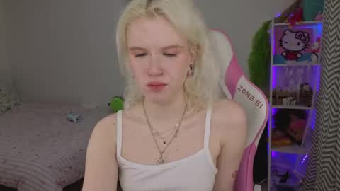 Mia online show from April 27, 3:26 am