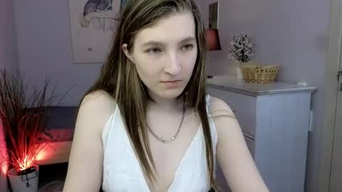 Mia online show from November 29, 10:18 am