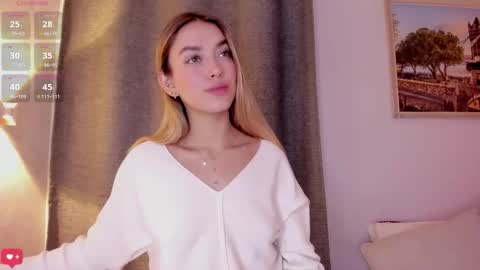 Snapshot of mia_white11 chatting on October 24, 1:18 pm Mia White online show from October 24, 1:18 pm