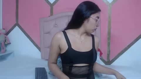 Snapshot of mia_wilsom chatting on October 6, 11:18 am Mia online show from October 6, 11:18 am