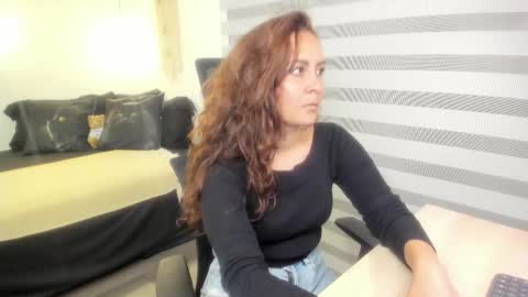 Snapshot of mia_xgray chatting on October 14, 11:05 pm Mia online show from October 14, 11:05 pm