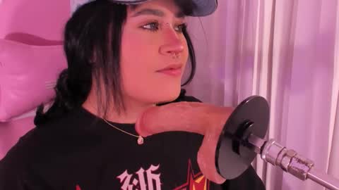 Snapshot of mia_yeager chatting on October 22, 4:13 am mia_yeager online show from October 22, 4:13 am